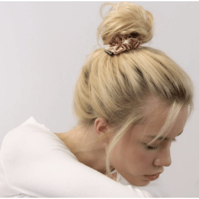 Шелковая резинка для волос розовое "Золото" M - изображение 2
