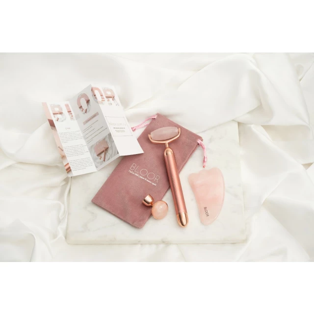Набор для массажа гуаша из цельного розового кварца "Роллер для лица с вибрацией и скребок гуаша Лапка" - изображение 3