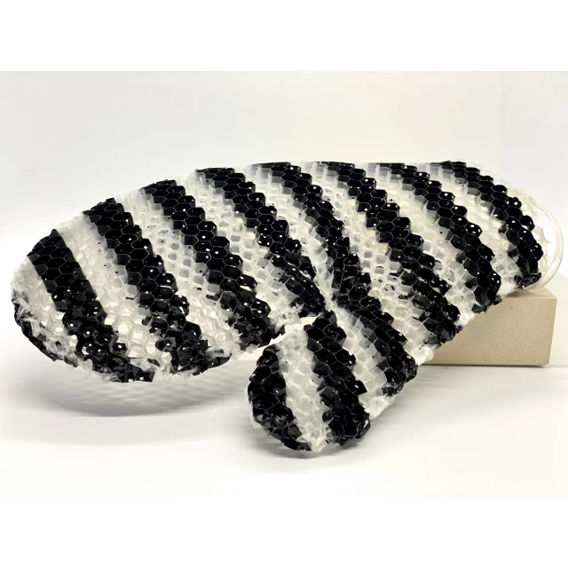 Мочалка рукавичка для тела, комбинированная, цвет черная/белая полоска - изображение 2