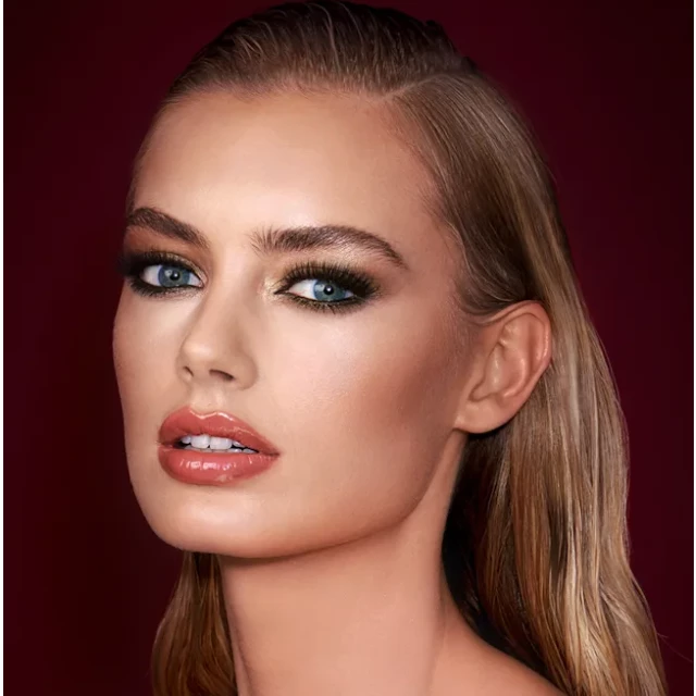 Румяна Cheek to Chic, оттенок First Love - изображение 3