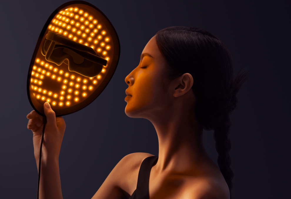 LED-маска для лица: для чего нужна, как работает и как выбрать ту самую