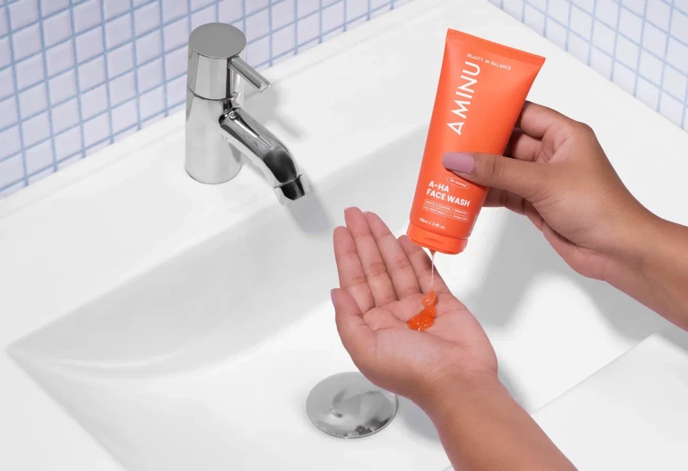 AHA-кислоты в косметике: что это, эффект, правила использования и схема ввода в уход
