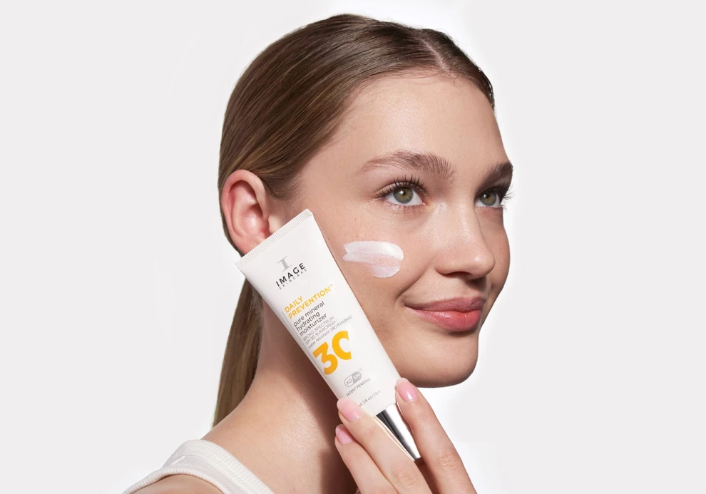 Какой SPF выбрать: физические и химические фильтры, как наносить и чем смывать СПФ крем