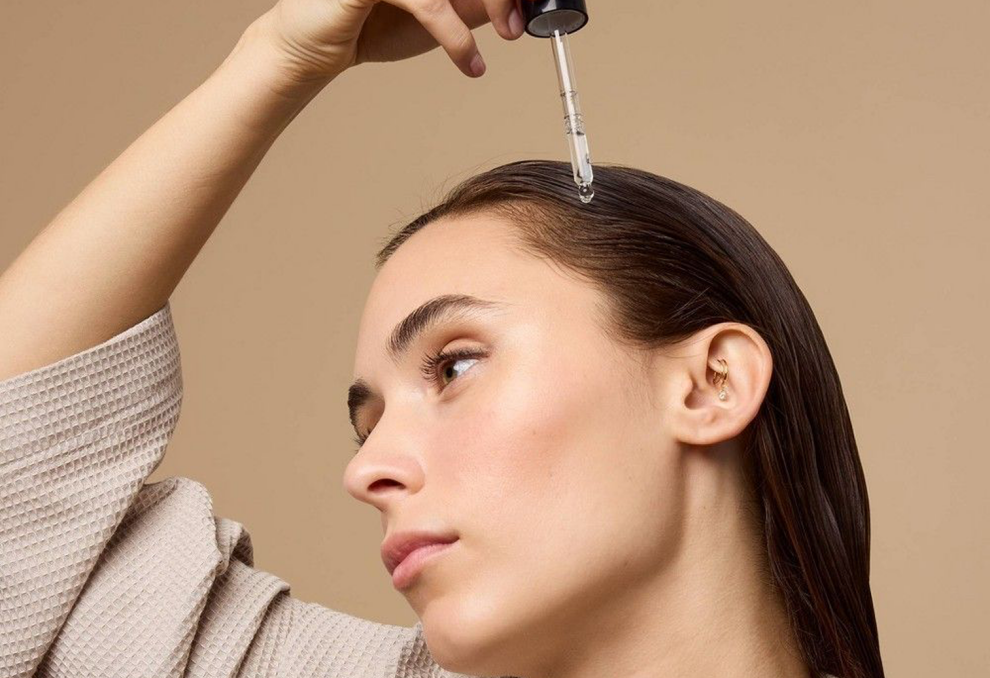 Сухая кожа головы – что делать? Причины, уход и лучшие шампуни