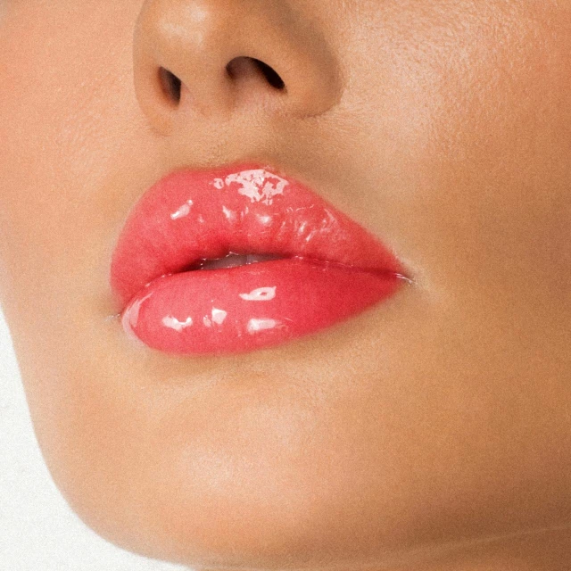 Антивозрастной блеск для губ тон №330 - изображение 3