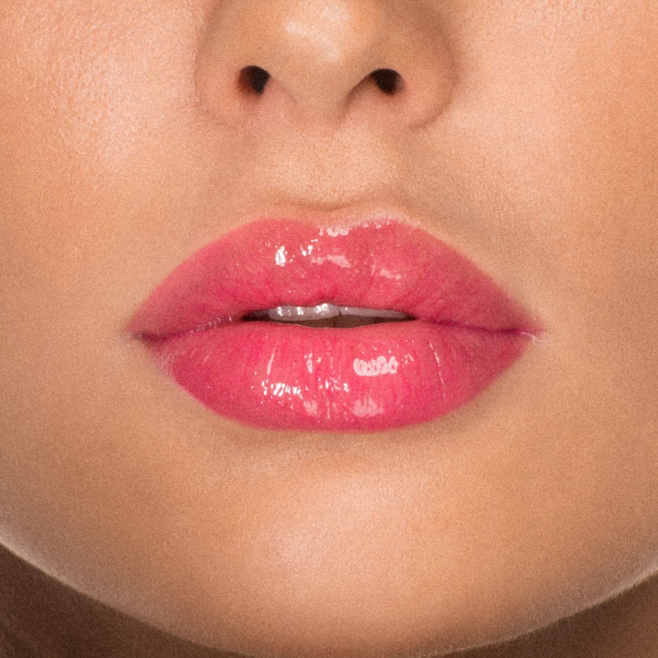 Блеск для губ Infracyte luscious Lips