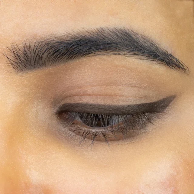 Двойная подводка для глаз, оттенок черный - изображение 4