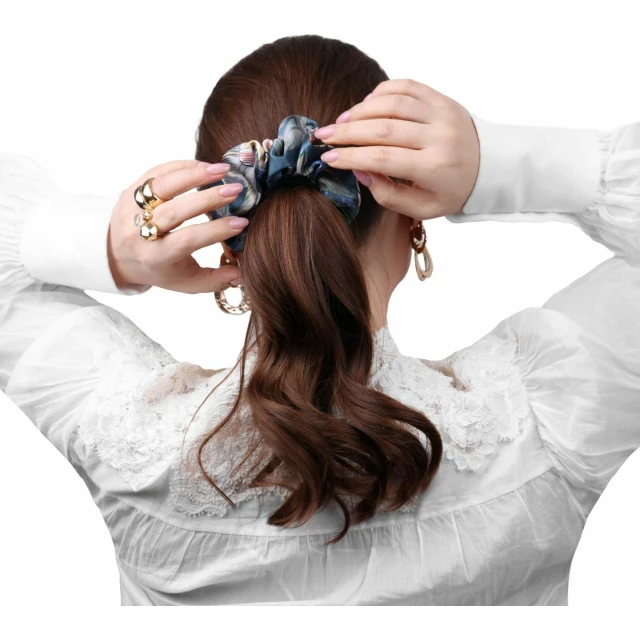 Широкая шелковая резинка для волос "Лазоревый цветок", темно-бирюзовая (в зип пакете) - изображение 2