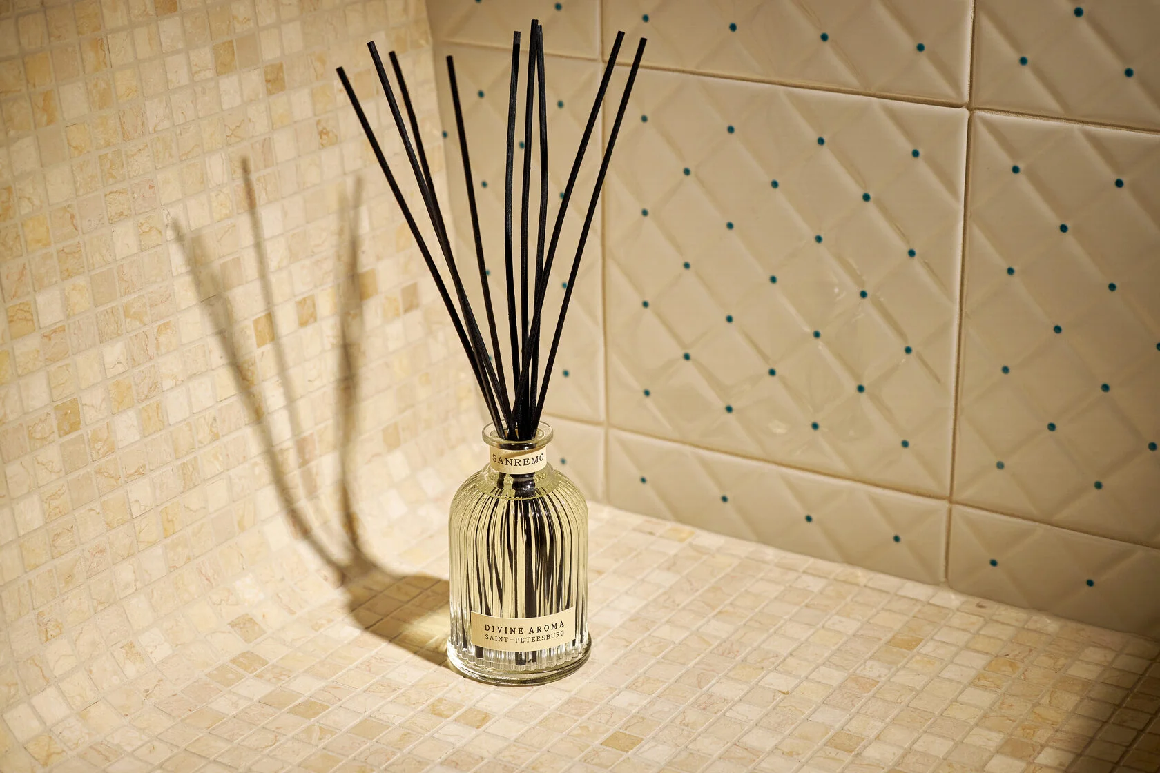Divine aroma диффузор. Диффузоры. divine aroma диффузор зеленый. 1549044 трубка пара sanremo.