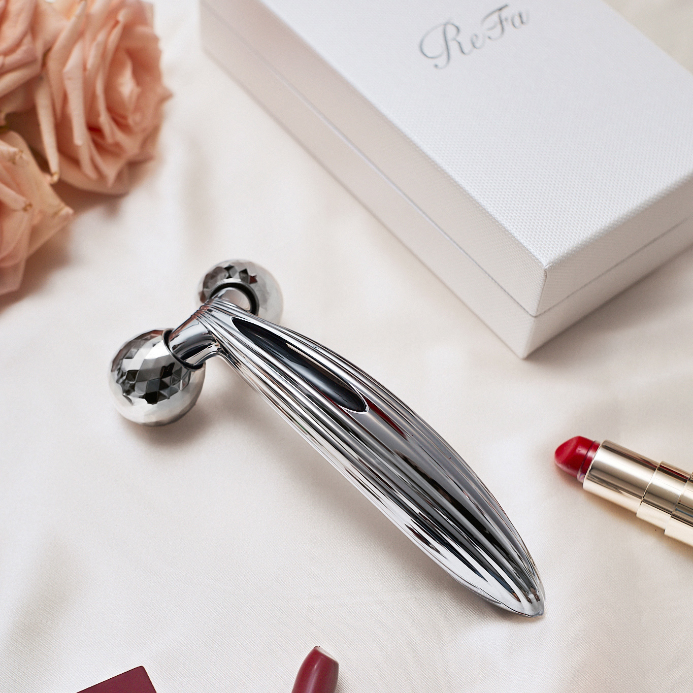 Купить роликовый массажер Refa Carat Ray Face от бренда ReFa | интернет ...
